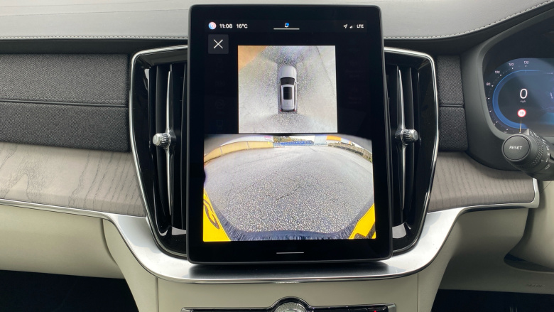 Volvo XC90 2.0 T8 PHEV Ultra Dark 5dr AWD Geartronic Estate